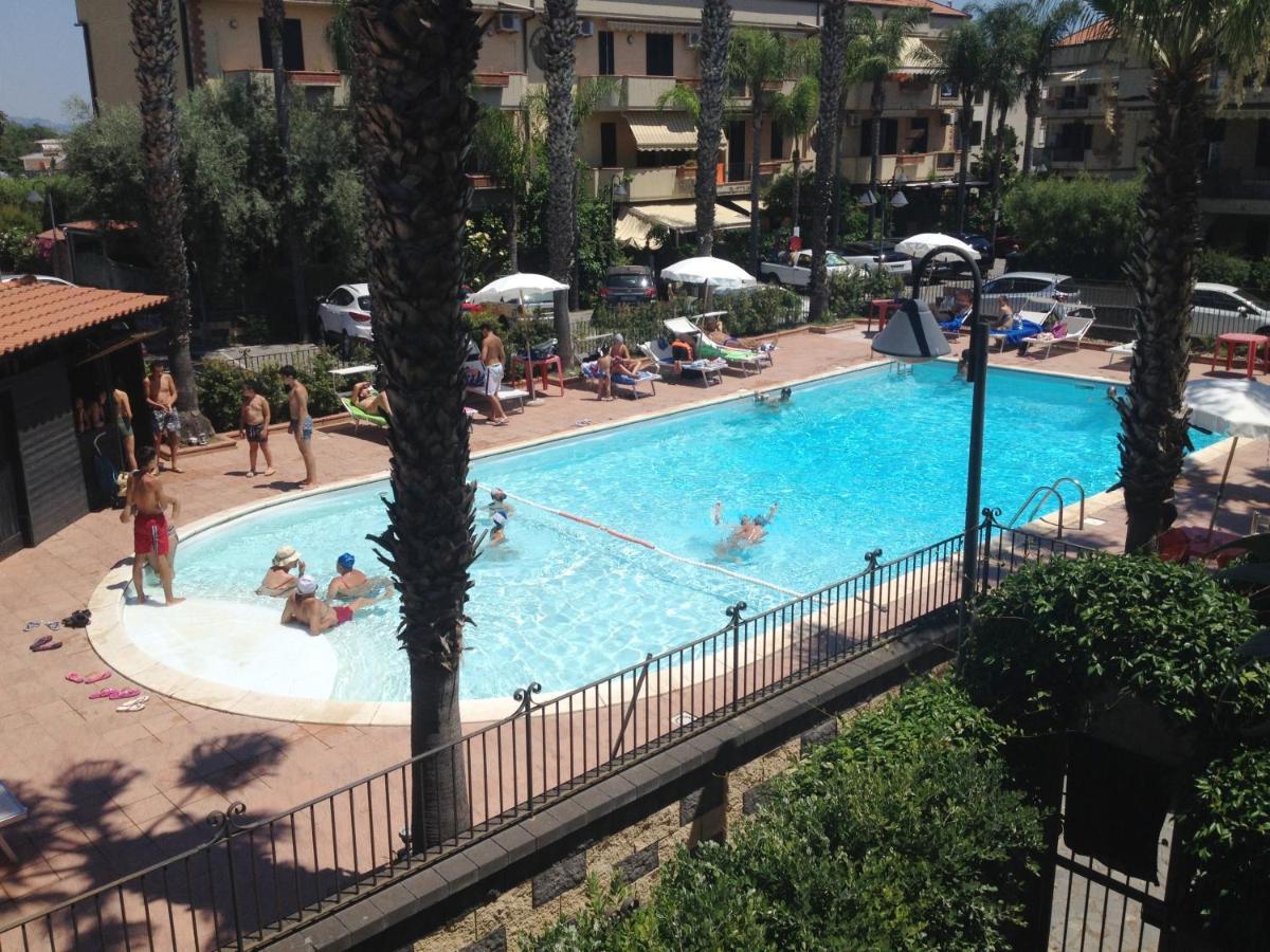 Etna - Taormina Aparthotel Mascali Exterior photo