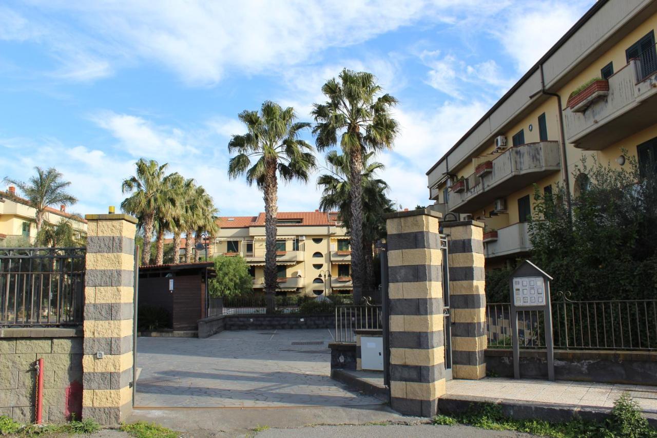 Etna - Taormina Aparthotel Mascali Exterior photo