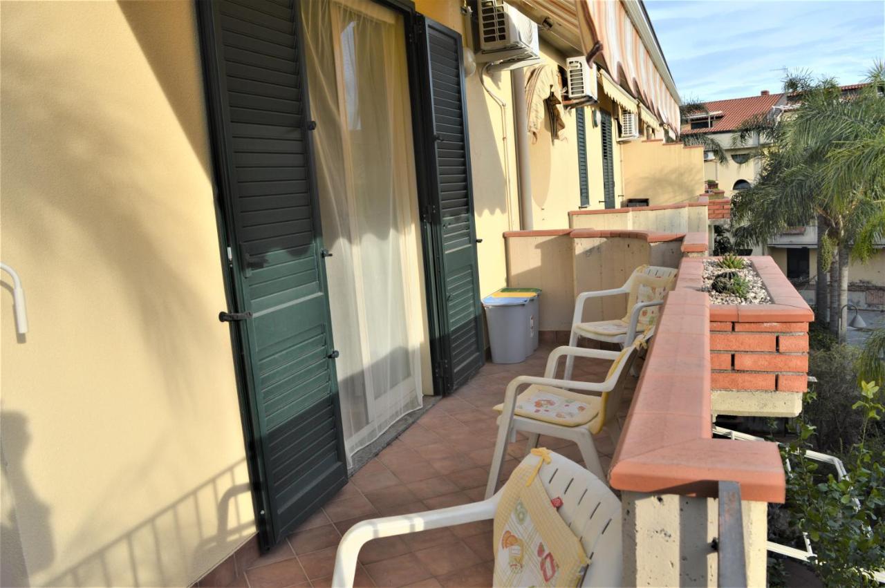 Etna - Taormina Aparthotel Mascali Exterior photo